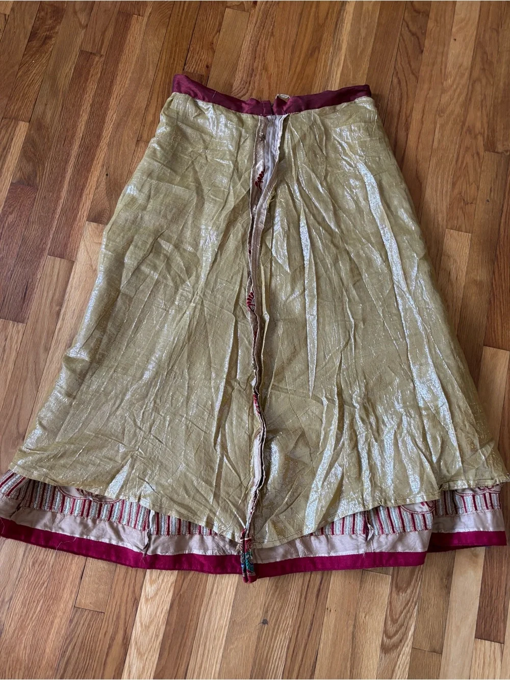 Indian Lehenga Skirt - Picture 7 of 9